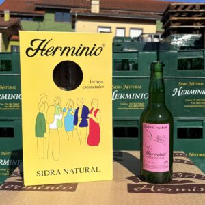 Estuche de 2 botellas, vaso y tapón escanciador de Sidra Nueva de Llagar Herminio